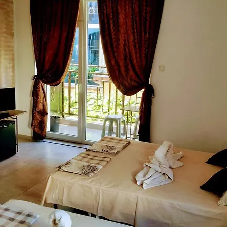 בית הארחה Dracena 3*