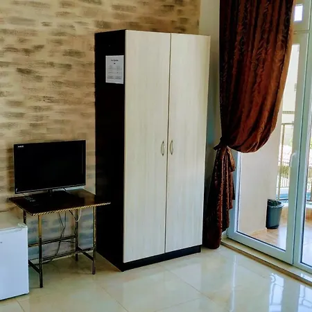 Dracena בית הארחה