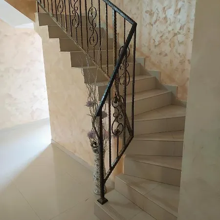 בית הארחה Dracena