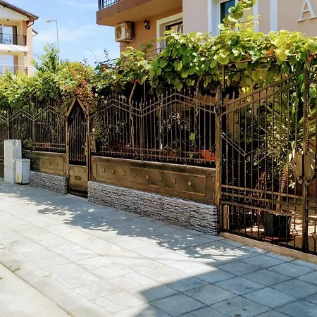 Dracena Guest house 4*